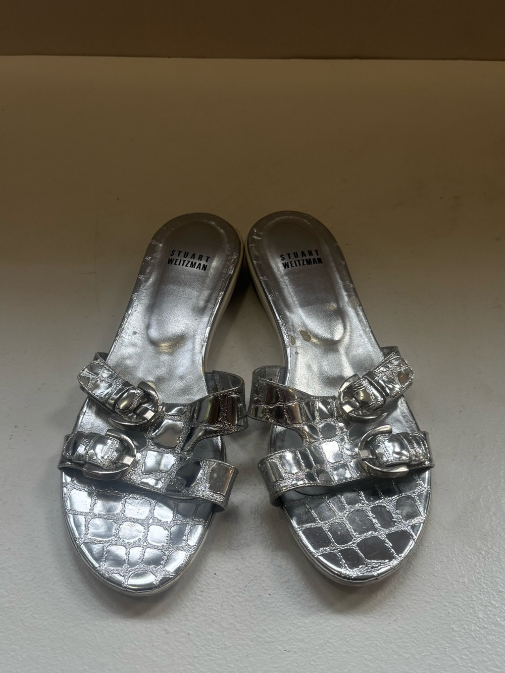 Stuart Weitzman silver croc-embossed flat slide sandals size 8.5 M